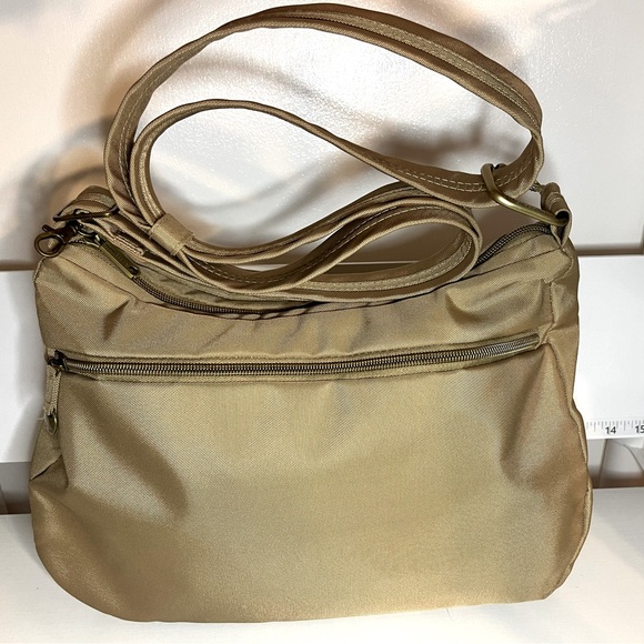 TravelOn,Shoulder bag,Tan,Adjustable strap. New no tags - Picture 2 of 13